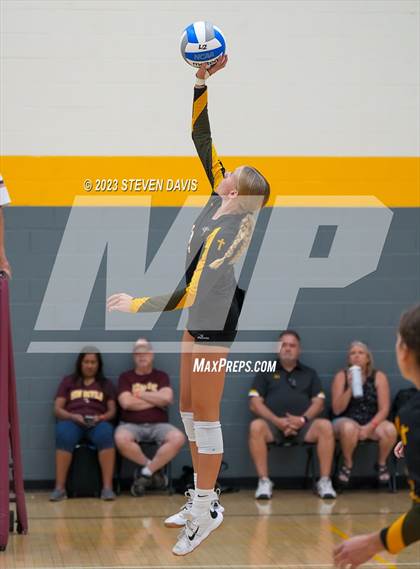 Thumbnail 3 in Arizona Lutheran Academy vs. Pusch Ridge Christian Academy photogallery.