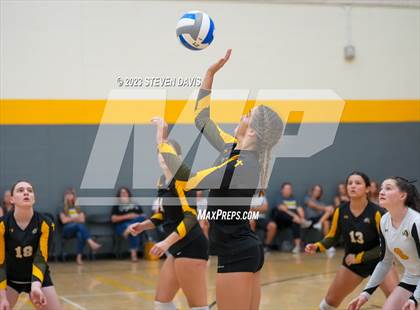 Thumbnail 1 in Arizona Lutheran Academy vs. Pusch Ridge Christian Academy photogallery.