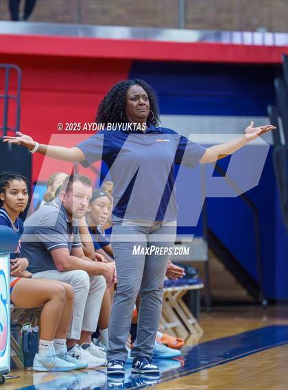Thumbnail 2 in DeSoto vs McKinney North (Allen Hoopfest Tournament) photogallery.