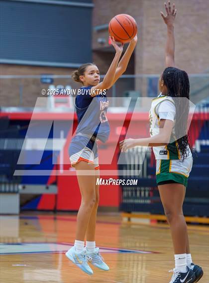 Thumbnail 1 in DeSoto vs McKinney North (Allen Hoopfest Tournament) photogallery.