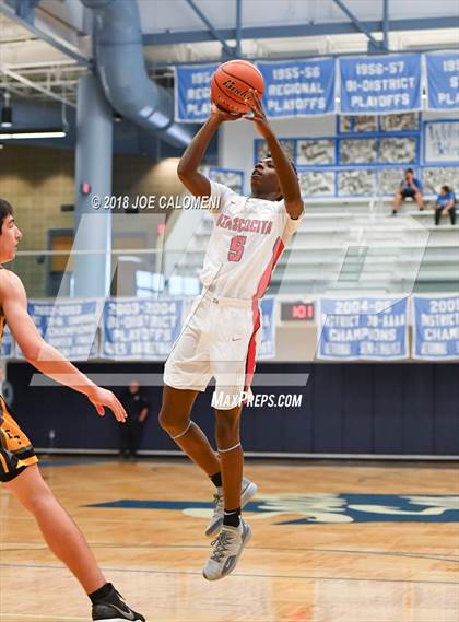 Thumbnail 1 in Atascocita vs East Central (South San Boys Basketball Tournament) photogallery.