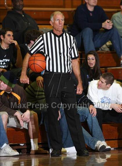 Thumbnail 1 in Eisenhower vs. Rocklin (MaxPreps Holiday Classic) photogallery.