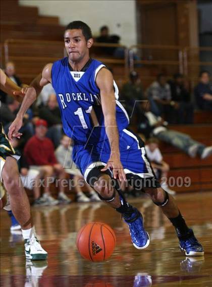 Thumbnail 1 in Eisenhower vs. Rocklin (MaxPreps Holiday Classic) photogallery.