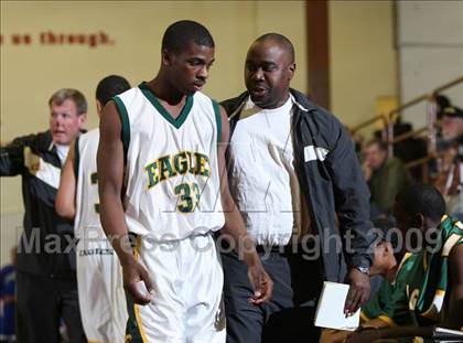 Thumbnail 2 in Eisenhower vs. Rocklin (MaxPreps Holiday Classic) photogallery.