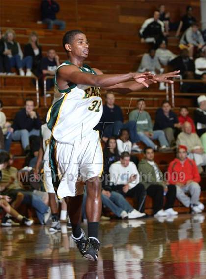 Thumbnail 1 in Eisenhower vs. Rocklin (MaxPreps Holiday Classic) photogallery.