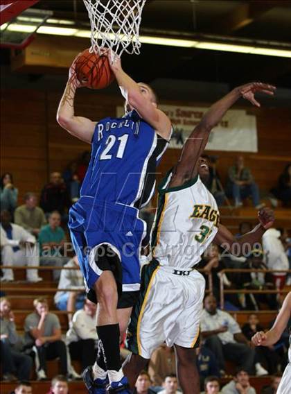 Thumbnail 1 in Eisenhower vs. Rocklin (MaxPreps Holiday Classic) photogallery.