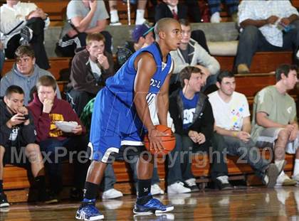 Thumbnail 1 in Eisenhower vs. Rocklin (MaxPreps Holiday Classic) photogallery.