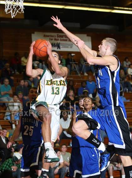 Thumbnail 1 in Eisenhower vs. Rocklin (MaxPreps Holiday Classic) photogallery.