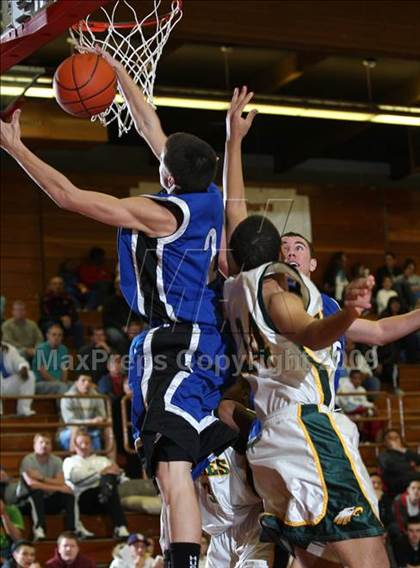 Thumbnail 1 in Eisenhower vs. Rocklin (MaxPreps Holiday Classic) photogallery.