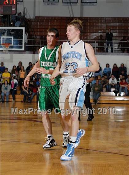 Thumbnail 1 in Pinckneyville vs Hamilton County  (Benton Invitational Tournament) photogallery.