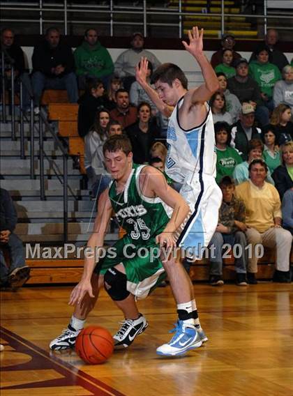 Thumbnail 2 in Pinckneyville vs Hamilton County  (Benton Invitational Tournament) photogallery.
