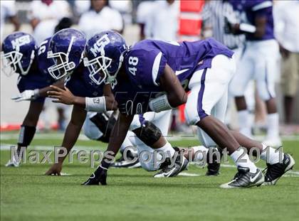 Thumbnail 3 in Bishop McNamara vs. Mount St. Joseph (I-95 Kickoff Classic) photogallery.