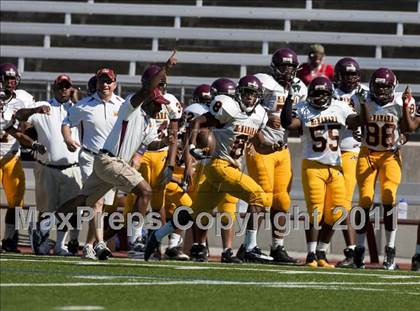 Thumbnail 2 in Bishop McNamara vs. Mount St. Joseph (I-95 Kickoff Classic) photogallery.