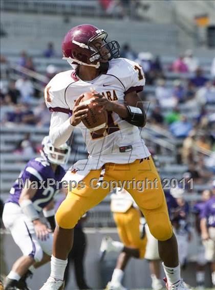 Thumbnail 3 in Bishop McNamara vs. Mount St. Joseph (I-95 Kickoff Classic) photogallery.