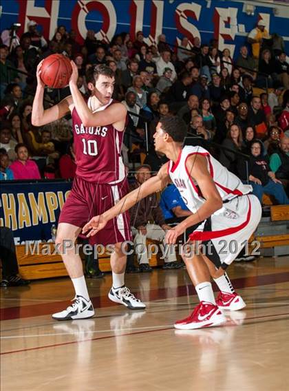 Thumbnail 2 in Sacred Heart Prep vs. Salesian (CIF D4 NorCal Regional Final) photogallery.