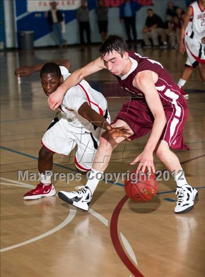 Thumbnail 2 in Sacred Heart Prep vs. Salesian (CIF D4 NorCal Regional Final) photogallery.