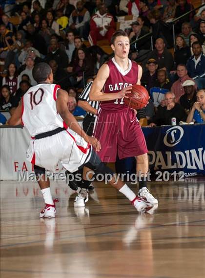 Thumbnail 2 in Sacred Heart Prep vs. Salesian (CIF D4 NorCal Regional Final) photogallery.