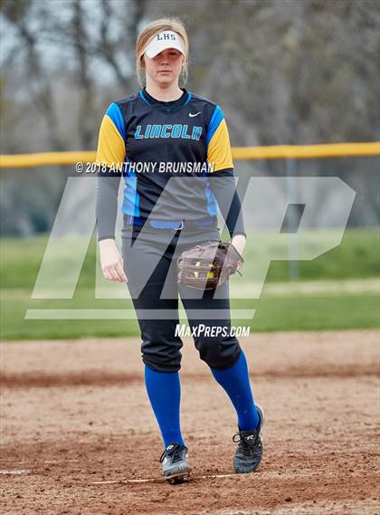 Thumbnail 1 in Reed vs. Lincoln (Preseason Tournament) photogallery.