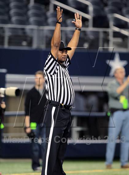 Thumbnail 2 in Highland Park vs. Kimball (UIL 4A Area Playoff) photogallery.