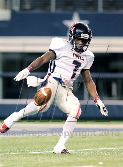 Thumbnail 2 in Highland Park vs. Kimball (UIL 4A Area Playoff) photogallery.