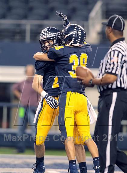 Thumbnail 1 in Highland Park vs. Kimball (UIL 4A Area Playoff) photogallery.