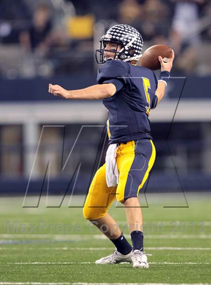 Thumbnail 3 in Highland Park vs. Kimball (UIL 4A Area Playoff) photogallery.