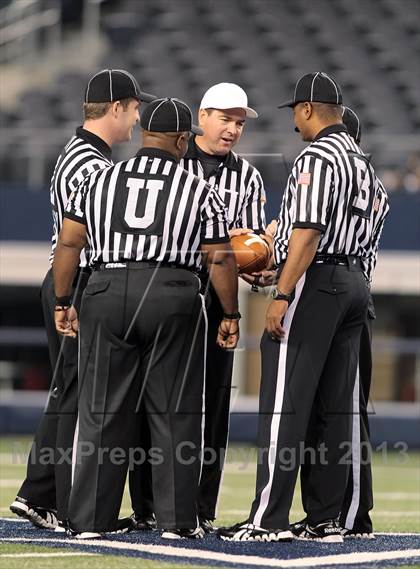 Thumbnail 2 in Highland Park vs. Kimball (UIL 4A Area Playoff) photogallery.