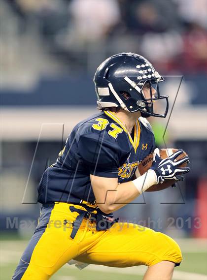 Thumbnail 2 in Highland Park vs. Kimball (UIL 4A Area Playoff) photogallery.