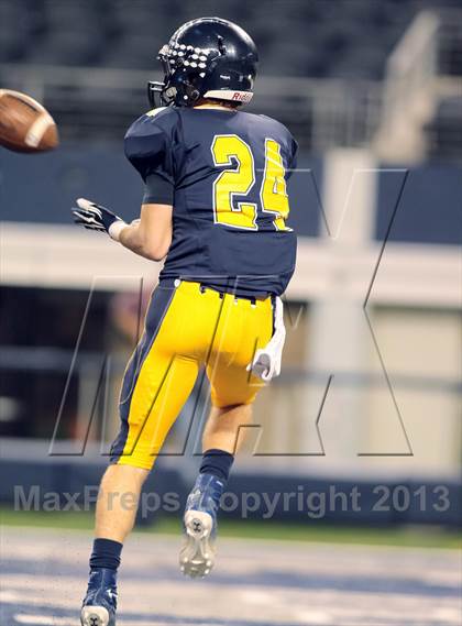 Thumbnail 1 in Highland Park vs. Kimball (UIL 4A Area Playoff) photogallery.