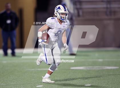 Thumbnail 1 in Lampasas vs. La Vernia (UIL 4A Area Playoff) photogallery.