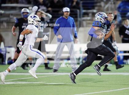 Thumbnail 1 in Lampasas vs. La Vernia (UIL 4A Area Playoff) photogallery.