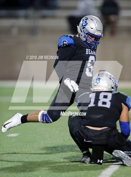 Thumbnail 1 in Lampasas vs. La Vernia (UIL 4A Area Playoff) photogallery.
