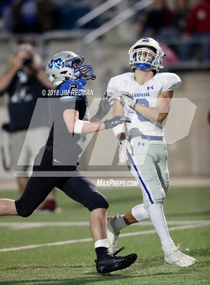 Thumbnail 3 in Lampasas vs. La Vernia (UIL 4A Area Playoff) photogallery.