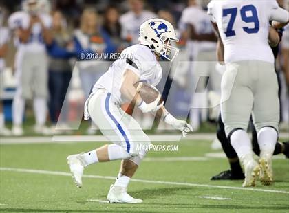Thumbnail 1 in Lampasas vs. La Vernia (UIL 4A Area Playoff) photogallery.
