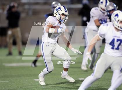Thumbnail 1 in Lampasas vs. La Vernia (UIL 4A Area Playoff) photogallery.