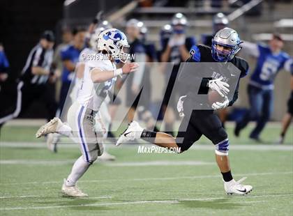 Thumbnail 2 in Lampasas vs. La Vernia (UIL 4A Area Playoff) photogallery.