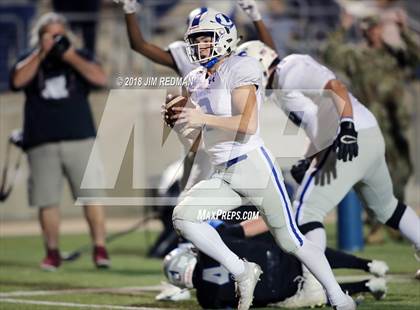 Thumbnail 3 in Lampasas vs. La Vernia (UIL 4A Area Playoff) photogallery.