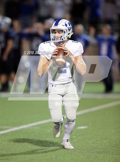 Thumbnail 2 in Lampasas vs. La Vernia (UIL 4A Area Playoff) photogallery.