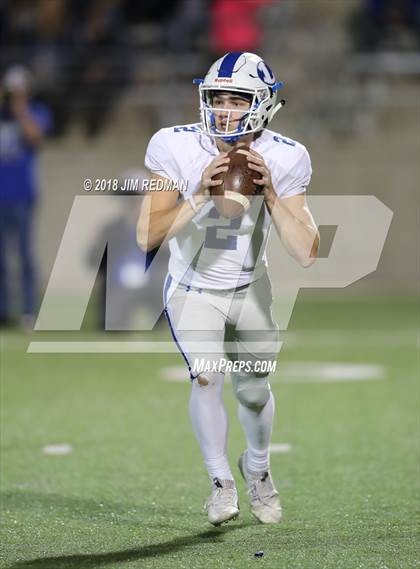 Thumbnail 2 in Lampasas vs. La Vernia (UIL 4A Area Playoff) photogallery.