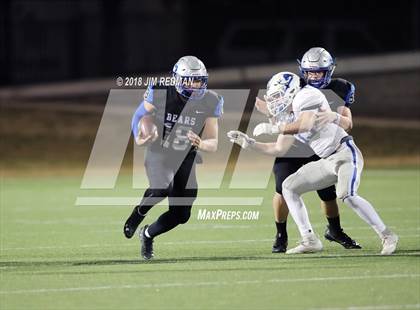 Thumbnail 3 in Lampasas vs. La Vernia (UIL 4A Area Playoff) photogallery.