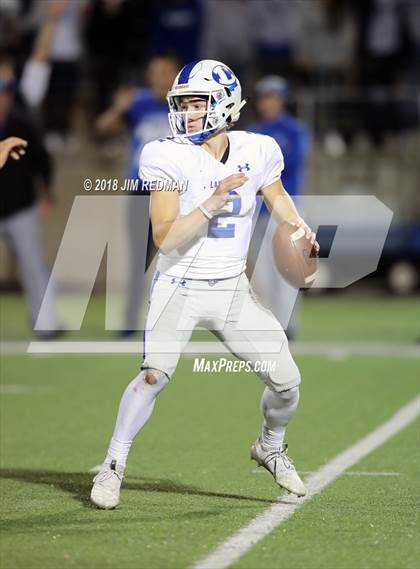 Thumbnail 1 in Lampasas vs. La Vernia (UIL 4A Area Playoff) photogallery.