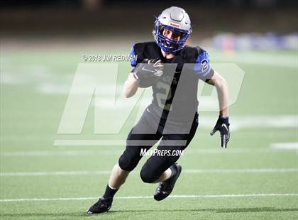 Thumbnail 1 in Lampasas vs. La Vernia (UIL 4A Area Playoff) photogallery.