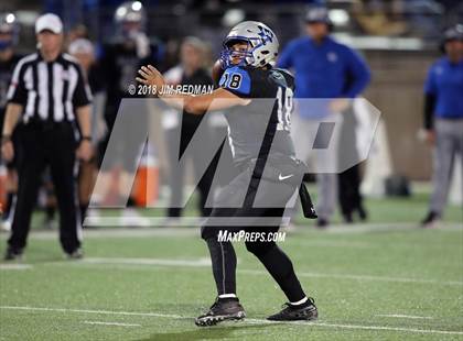 Thumbnail 2 in Lampasas vs. La Vernia (UIL 4A Area Playoff) photogallery.