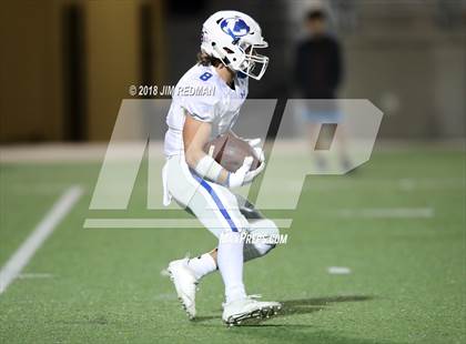 Thumbnail 3 in Lampasas vs. La Vernia (UIL 4A Area Playoff) photogallery.