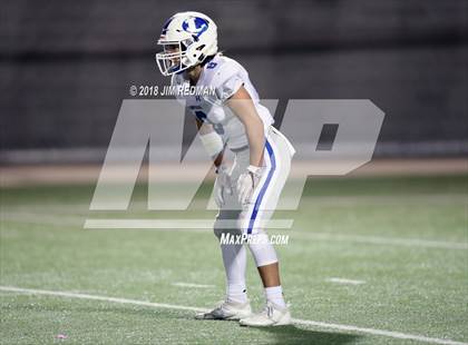 Thumbnail 3 in Lampasas vs. La Vernia (UIL 4A Area Playoff) photogallery.