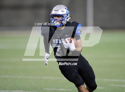 Thumbnail 3 in Lampasas vs. La Vernia (UIL 4A Area Playoff) photogallery.