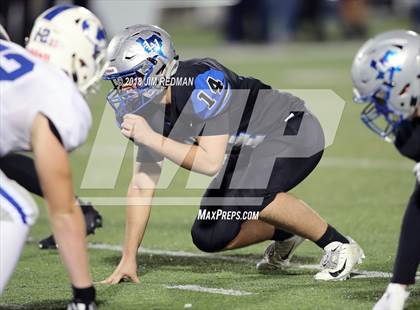 Thumbnail 2 in Lampasas vs. La Vernia (UIL 4A Area Playoff) photogallery.