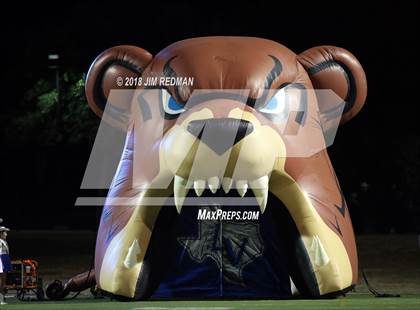 Thumbnail 3 in Lampasas vs. La Vernia (UIL 4A Area Playoff) photogallery.