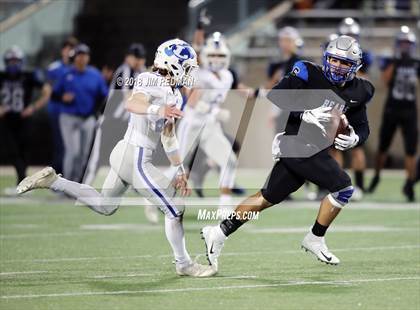 Thumbnail 1 in Lampasas vs. La Vernia (UIL 4A Area Playoff) photogallery.