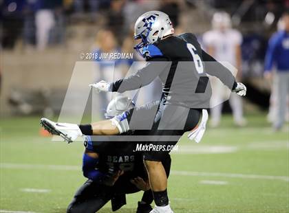 Thumbnail 3 in Lampasas vs. La Vernia (UIL 4A Area Playoff) photogallery.